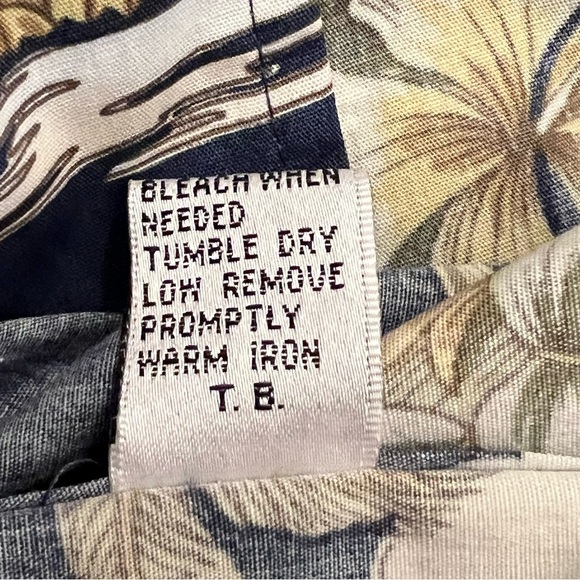 Pierre Cardin Hawaiian Tropical Summer Beach Vacation shirt. Size Large - Picture 7 of 10